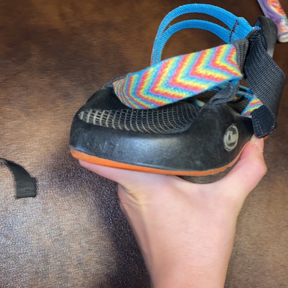 🌙Adorable rainbow Chacos! - Picture 5 of 6